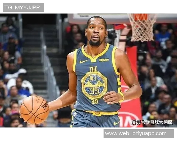 杜兰特三节高效表现轻松拿下19分6篮板3助攻1抢断助球队获胜 杜兰特三节高效表现轻松拿下19分6篮板3助攻1抢断助球队获胜