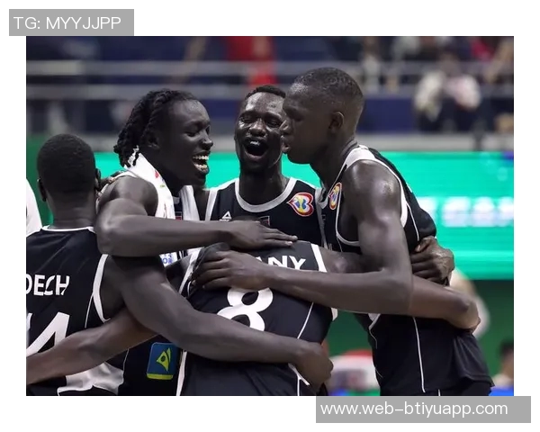 太阳主帅称赞马卢阿奇表现出色反应令人满意展现自信与进步 太阳主帅称赞马卢阿奇表现出色反应令人满意展现自信与进步