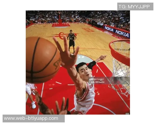 怀特狂送七记盖帽平历史后卫单场纪录追平麦迪与现国王主帅成就