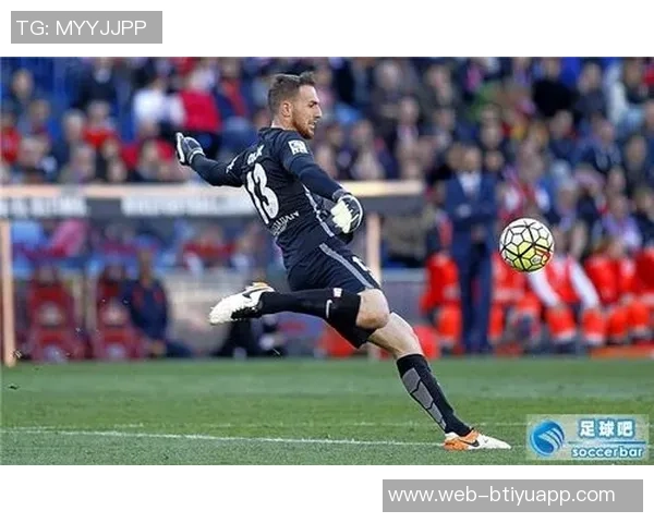 马竞门将奥布拉克荣获24-25赛季萨莫拉奖创生涯第六次获奖佳绩