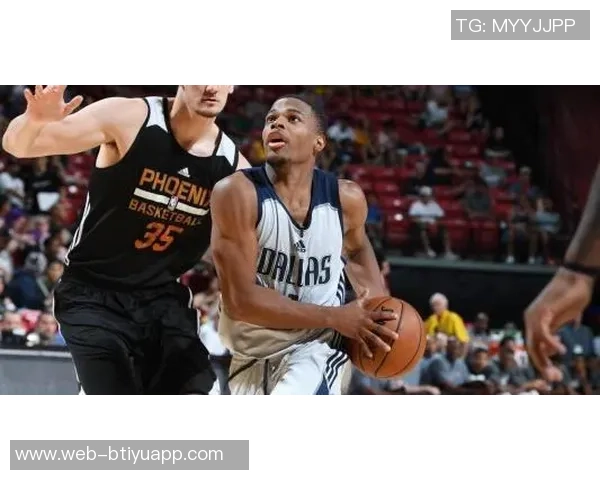 凯莱布乐福创历史新秀纪录连续14场进多个三分球仅次于克尼佩尔